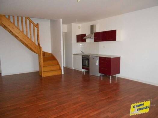 Duplex à louer 583 € 3 pièces 2 chambres 60 m² Centre Saintes 17100