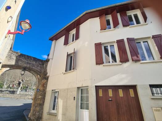 Maison à vendre 250 000 € 9 pièces 6 chambres 159 m² Tarascon sur Ariege 09400