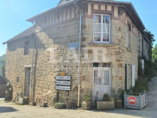 Maison à vendre 274 300 € 10 pièces 5 chambres 218 m² 600 m² de terrain Saint-Céneri-le-Gérei 61250