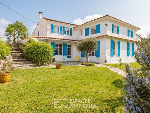 Maison à vendre 449 000 € 6 pièces 2 chambres 171 m² 2 990 m² de terrain Saint-Fort-sur-Gironde 17240