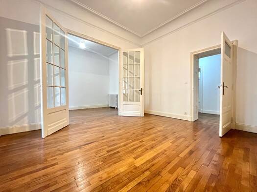 Appartement à louer 1 100 € 4 pièces 2 chambres 95 m² RDC/4 Metz 57000