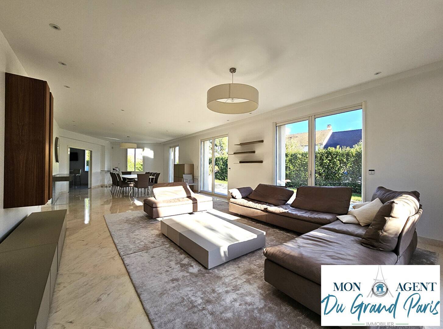 Maison à vendre, 480m², TOUSSUS LE NOBLE