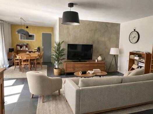 Appartement à vendre 229 000 € 5 pièces 3 chambres 95 m² Étage 1/4 La Villedieu Reaux Élancourt 78990