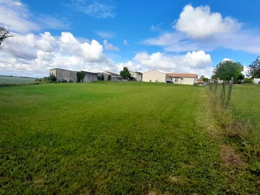 Terrain constructible viabilisé à vendre 71 000 € 847 m² de terrain Champniers 16430