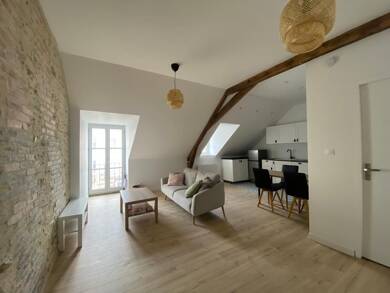 Appartement à louer 560 € 2 pièces 1 chambre 32,7 m² Dernier étage, Étage 2/2 Centre Châteaubriant 44110