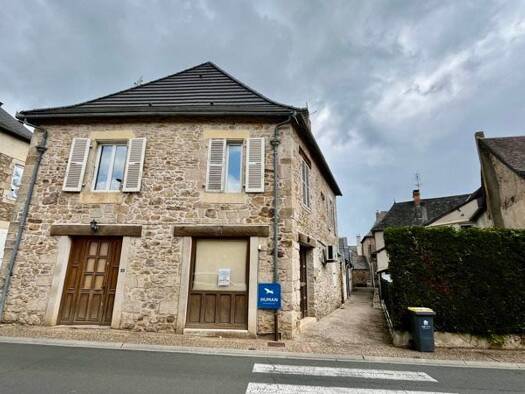 Immeuble à vendre 118 800 € 163 m² Cublac 19520