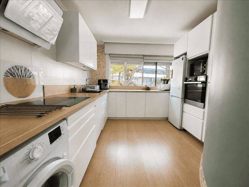 Magnifique 4 pièces 81,76m2 – Terrasse – Piscine – Parking, gara — 4