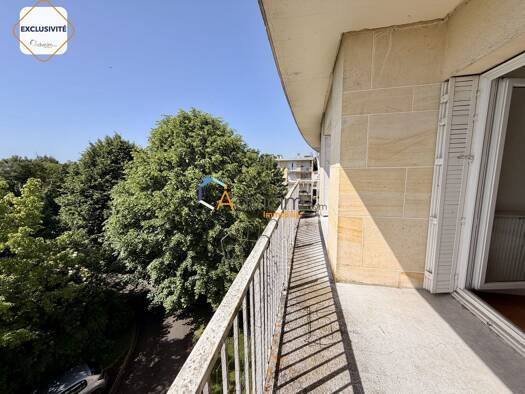 Appartement à vendre 165 000 € 3 pièces 2 chambres 82 m² Étage 3/3 Argonne Sud-Jean Zay Orléans 45000