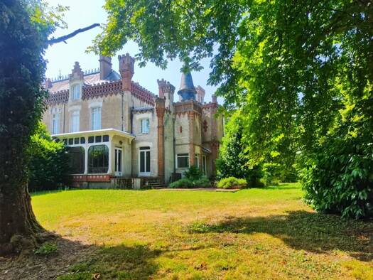 Maison à vendre 499 000 € 8 pièces 6 chambres 232 m² 9 886 m² de terrain Centre Olivet 45160