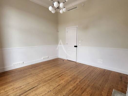 Espace bureau à louer 369 € 14 m² de bureaux Centre Ville Carcassonne 11000