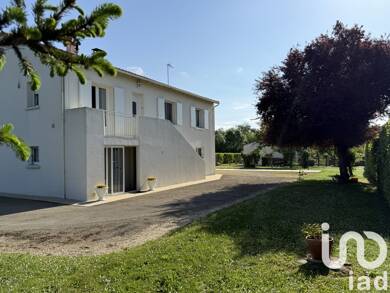 Maison à vendre 241 000 € 4 pièces 3 chambres 92 m² 3 488 m² de terrain Épannes 79270