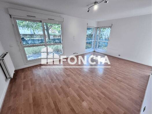 Appartement à louer 828 € 1 pièce 32 m² RDC Rueil-Malmaison 92500