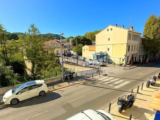 Studio à vendre 70 000 € 1 pièce 37 m² Étage 1/1 Saint Marcel Marseille 11ème arrondissement 13011