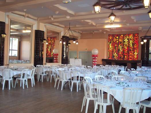 Local commercial à louer 2 000 € 150 m² de surface de vente Neufchâtel-en-Bray 76270