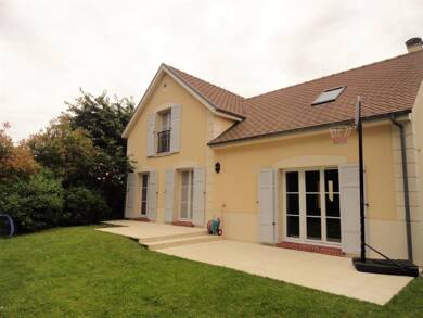 Maison à louer 3 100 € 7 pièces 5 chambres 159 m² 561 m² de terrain Saint Nom la Breteche 78860