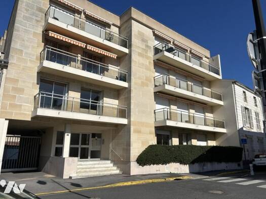 Appartement à vendre 210 800 € 5 pièces 3 chambres 108 m² RDC Châlons-en-Champagne 51000