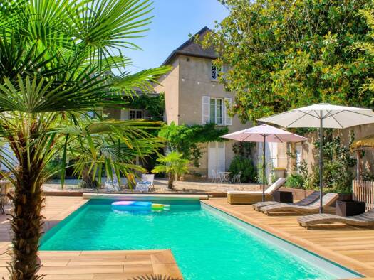 Demeure à vendre 815 000 € 8 pièces 7 chambres 282 m² 1 550 m² de terrain La Chapelle-de-Guinchay 71570