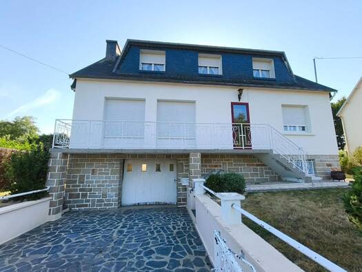 Maison à vendre 149 000 € 6 pièces 4 chambres 139 m² 730 m² de terrain Châteauneuf-du-Faou 29520
