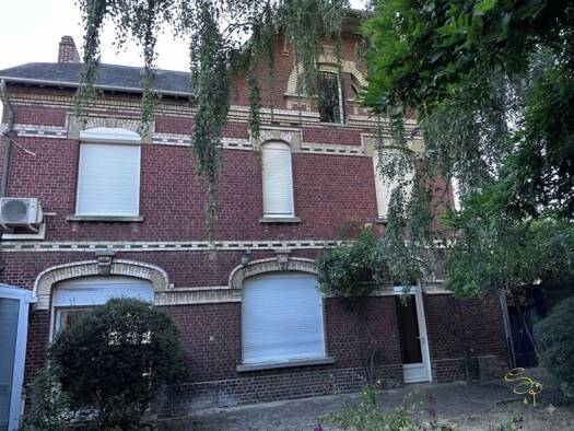 Maison à vendre 179 500 € 9 pièces 6 chambres 277 m² Montdidier 80500