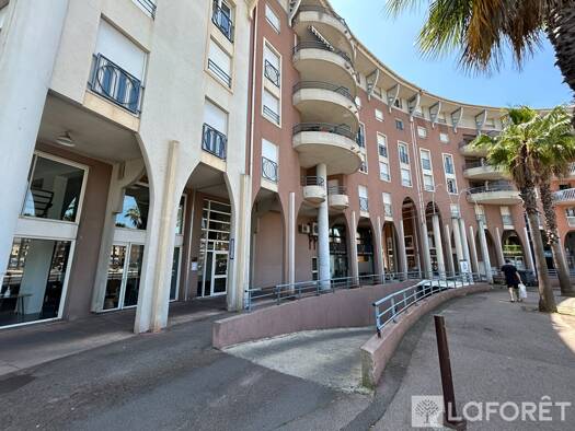 Parking à louer 120 € 13 m² Le Mas Port Frejus Fréjus 83600