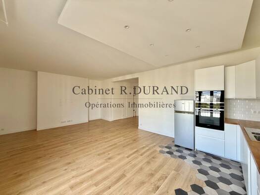 Appartement à vendre 419 000 € 3 pièces 2 chambres 72,02 m² Étage 4/6 Hôtel de Ville Courbevoie 92400