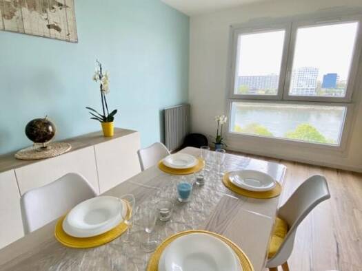 Appartement à louer 995 € 3 pièces 2 chambres 53 m² Étage 6/12 Île de Nantes Nantes 44000