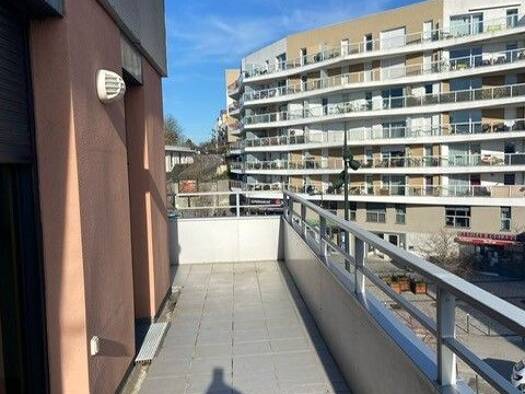 Appartement à louer 1 099 € 2 pièces 1 chambre 57 m² Étage 4/5 Bas Longchamps Bagneux 92220