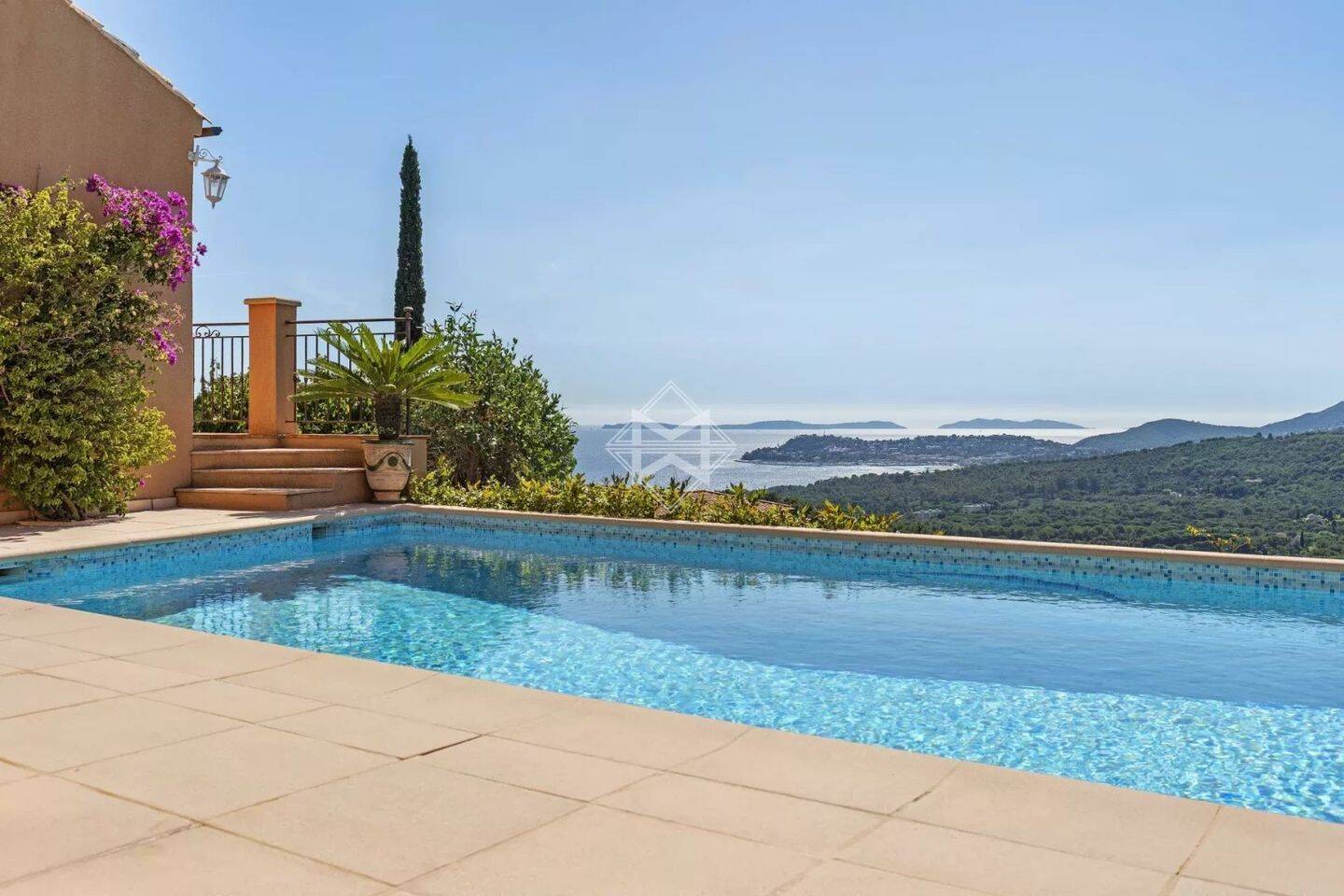 Maison à vendre, 230m², LA CROIX VALMER