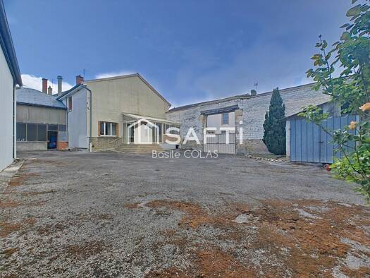 Maison à vendre 260 000 € 4 pièces 3 chambres 138 m² 1 658 m² de terrain Aussonce 08310