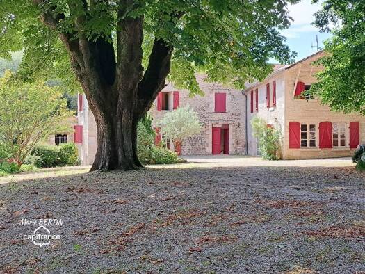 Maison à vendre 640 000 € 11 pièces 5 chambres 426 m² 26 291 m² de terrain Celles-sur-Belle 79370