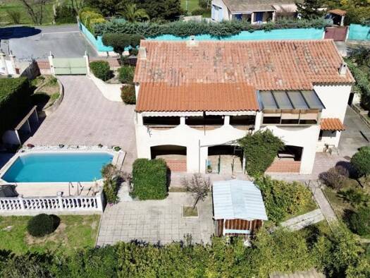 Maison à vendre 546 000 € 6 pièces 4 chambres 216 m² 851 m² de terrain Fréjus 83600