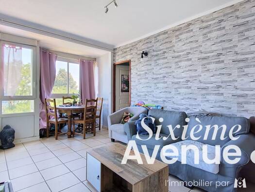 Appartement à vendre 119 000 € 2 pièces 1 chambre 40 m² Étage 3/3 Berliet-Gare-Garibaldi Saint-Priest 69800