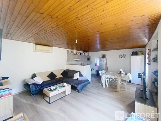 Appartement à louer 550 € 3 pièces 2 chambres 65 m² 1er étage Rochegude 26790