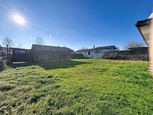 Terrain constructible à vendre 129 000 € 527 m² de terrain Parentis-en-Born 40160