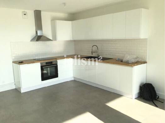 Appartement à louer - Première occupation 1 347 € 3 pièces 2 chambres 76 m² RDC Seyssins 38180