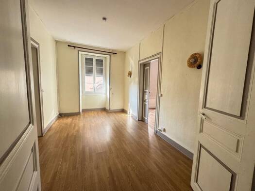 Appartement à louer 740 € 5 pièces 3 chambres 128 m² 1er étage Les Bausses Mazamet 81200