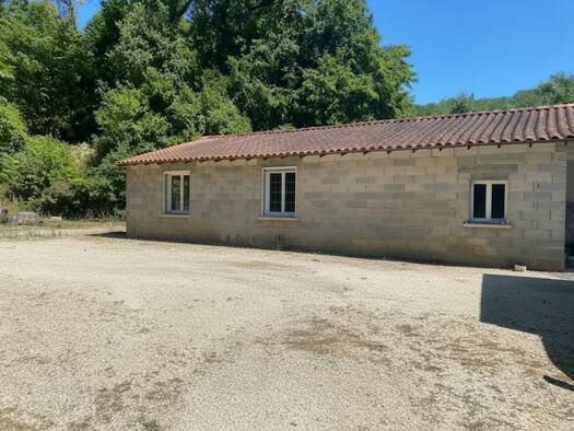 Maison à vendre 189 000 € 4 pièces 4 chambres 130 m² 8 300 m² de terrain Manzac-sur-Vern 24110