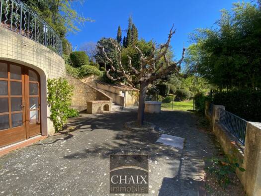 Villa à louer 2 300 € 5 pièces 4 chambres 167,8 m² 300 m² de terrain Beaudinard-Eoures Aubagne 13400