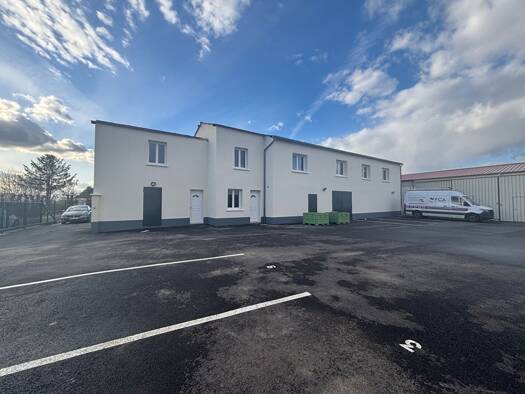 Entrepôt à louer 1 400 € 127 m² d'espace de stockage Mandres-les-Roses 94520