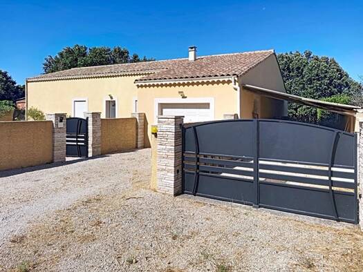 Maison de plain-pied à vendre 379 000 € 6 pièces 3 chambres 140 m² 1 062 m² de terrain Donzère 26290