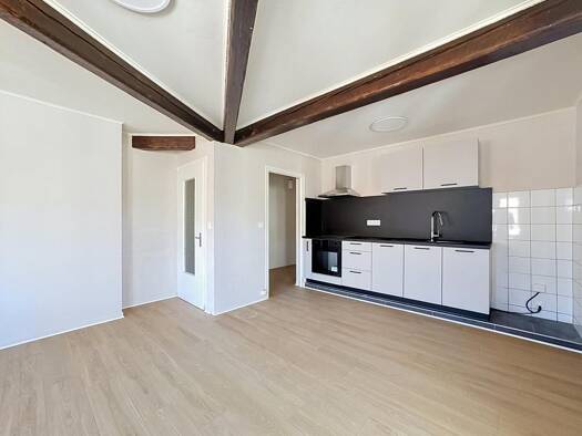 Appartement à vendre 195 000 € 3 pièces 2 chambres 55 m² Étage 2/3 Bonne 74380