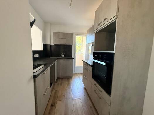 Appartement à louer 990 € 3 pièces 2 chambres 57,98 m² 1er étage Balaguier-Aiguillette La Seyne-sur-Mer 83500