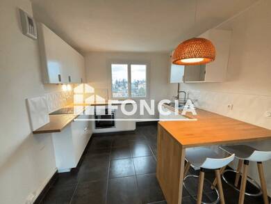Appartement à louer 1 080 € 3 pièces 2 chambres 70 m² Étage 7/8 Charlier Écully 69130