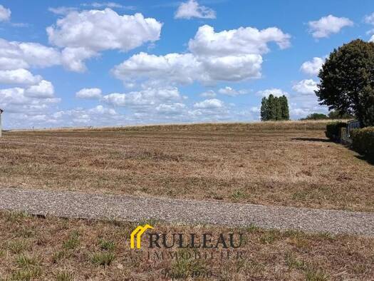 Terrain constructible à vendre 192 600 € 7 027 m² de terrain Cars 33390