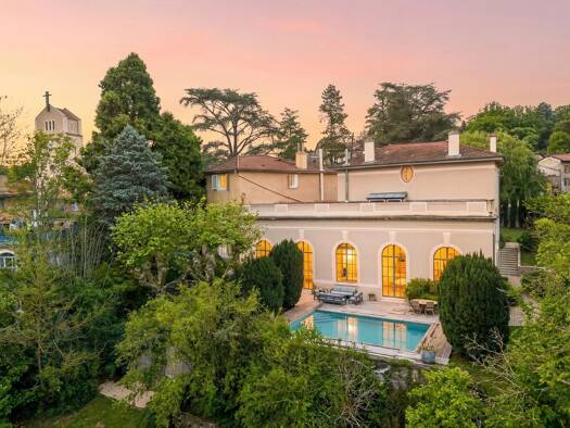 Maison à vendre 1 800 000 € 10 pièces 3 chambres 371 m² 3 100 m² de terrain Charbonnières-les-Bains 69260
