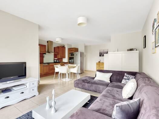 Appartement à louer 2 300 € 3 pièces 2 chambres 69 m² 1er étage Saint Louis Lyon 7ème arrondissement 69007