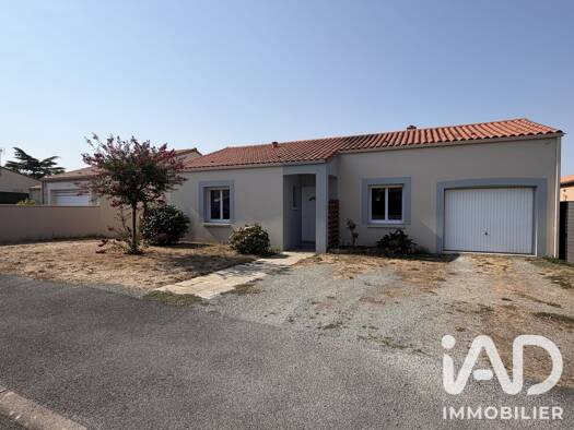 Maison de plain-pied à vendre 146 500 € 3 pièces 2 chambres 70 m² 650 m² de terrain Antigny 85120