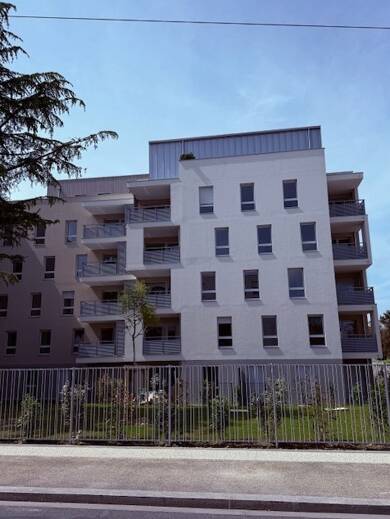 Appartement à louer 650 € 1 pièce 22 m² RDC St Priest 69800