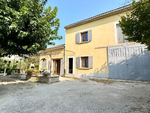 Maison à vendre 368 000 € 5 pièces 2 chambres 138 m² 1 133 m² de terrain Zone Rurale Sud Carpentras 84200