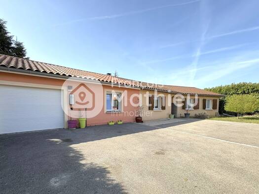 Maison de plain-pied à vendre 335 000 € 5 pièces 4 chambres 126 m² 902 m² de terrain Saint-Nizier-le-Désert 01320